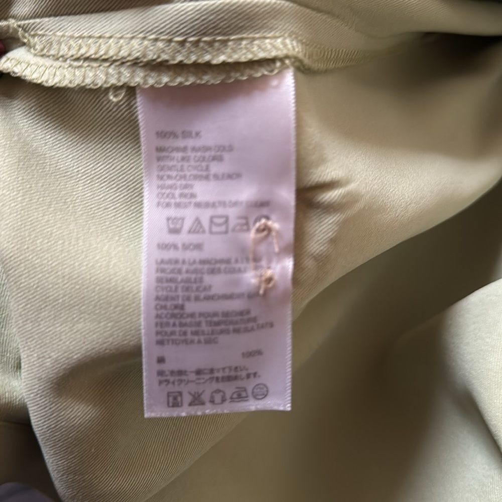 Men’s Tommy Bahama Silk Shirt. - Picture 5 of 5